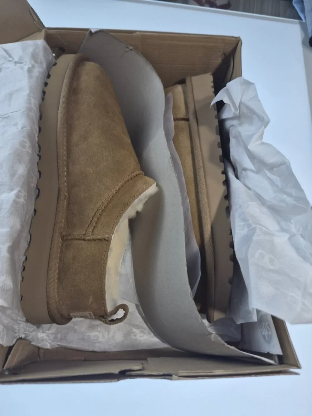 UGG Classic Micro Womens Sz 7 Chestnut Suede Sherpa